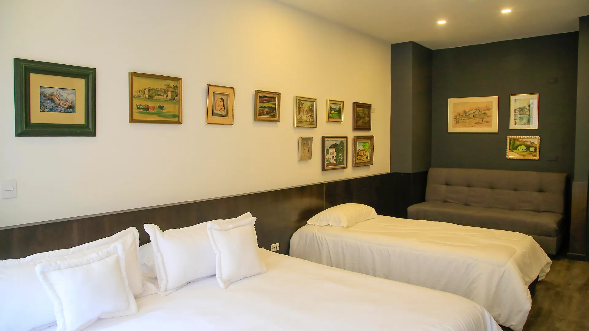 ***  Hotel Museo San Moritz Bogota Colombia